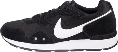 Nike Venture Runner Black White