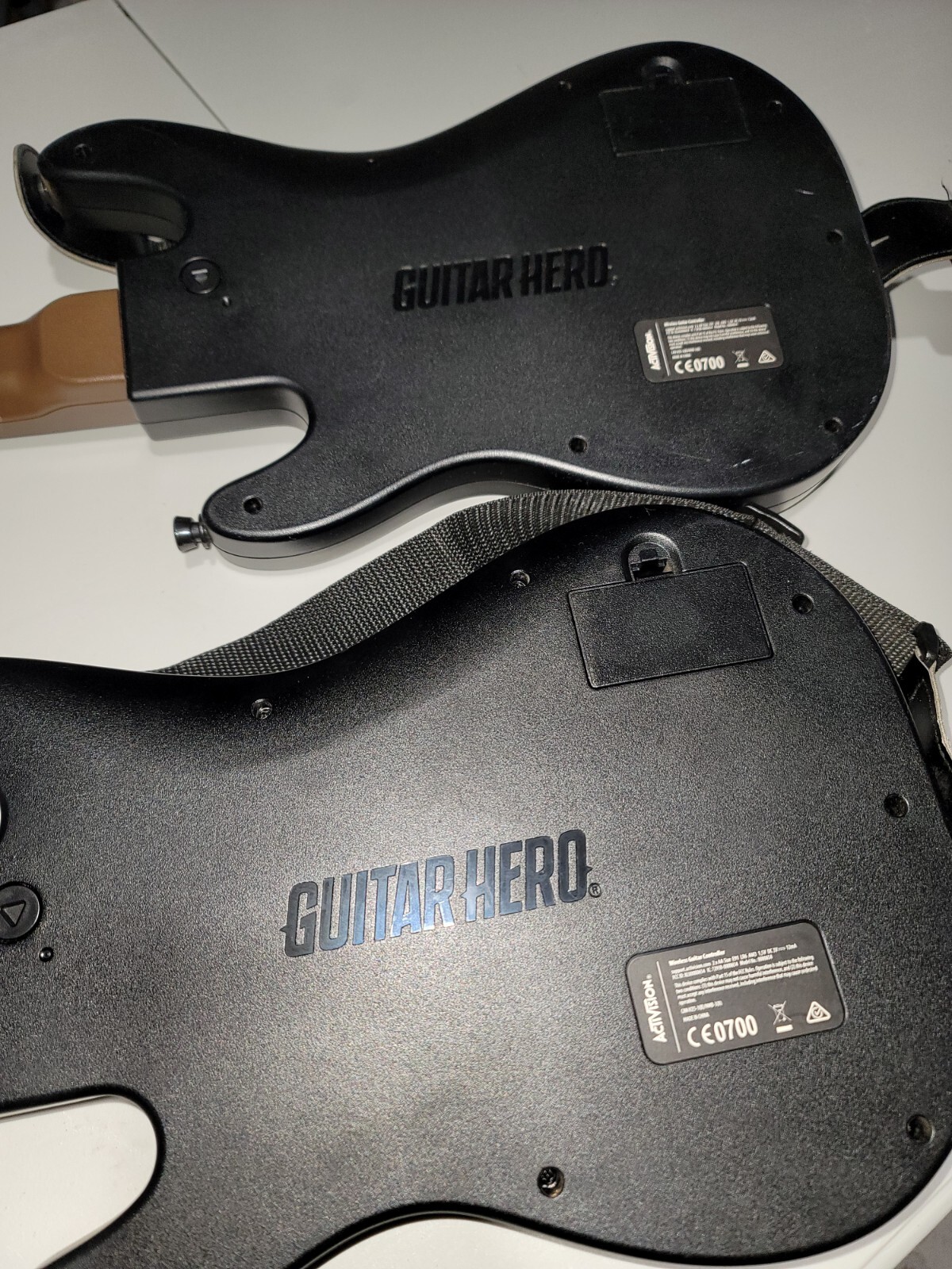 Xbox One Guitar Hero (2 Wireless Guitars WithOut Dongles) Activision