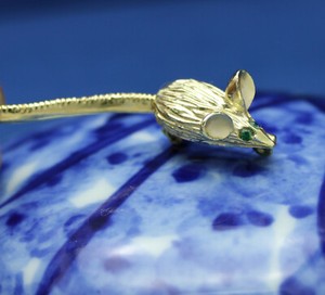 Authentic Vntg Mouse Pin Brooch Metal Gold Plated Green Eyes Tail Swivels 2 1/4"