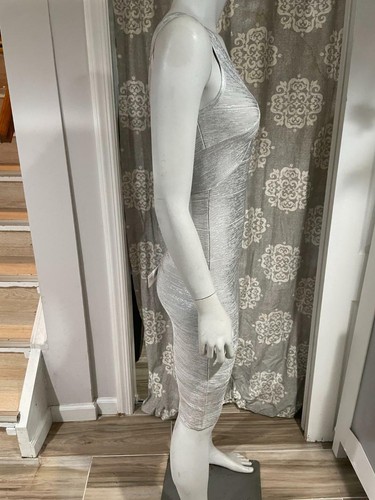 Vestido HERVE LEGER Cruzado Hombro Elástico Vendaje Lámina Plateada S $1290 - Imagen 8 de 12