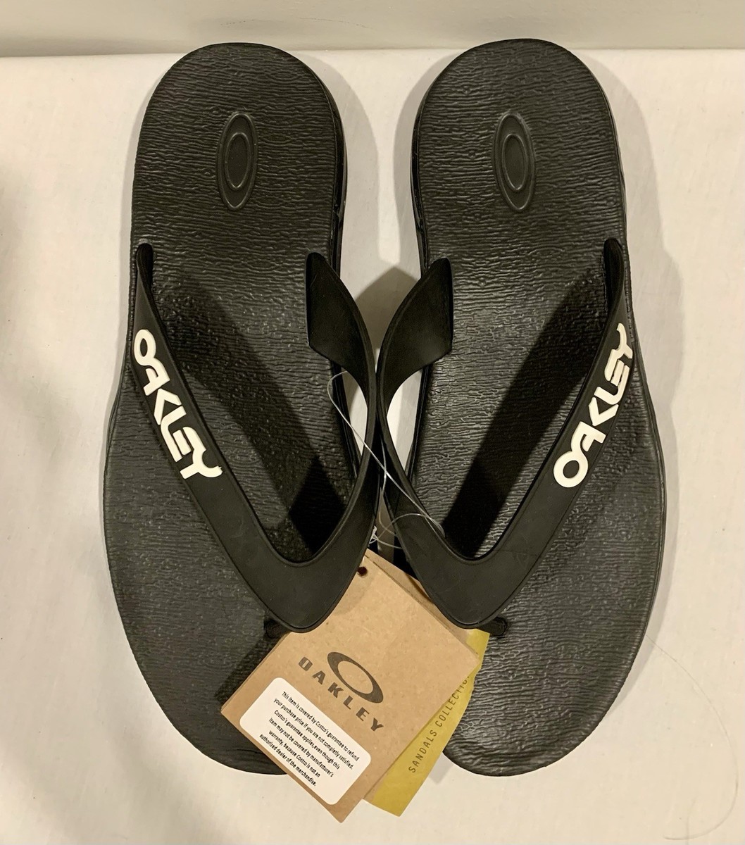 Oakley Men\'s Black Flip-Flops with White Logo Oakley White Logo Flip Flops Sandals Lightweight Casual  main image 2