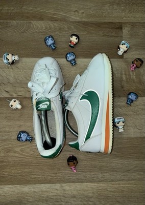 Nike Classic Cortez Stranger Things Hawkins High School Gr. 37.5 US 6.5