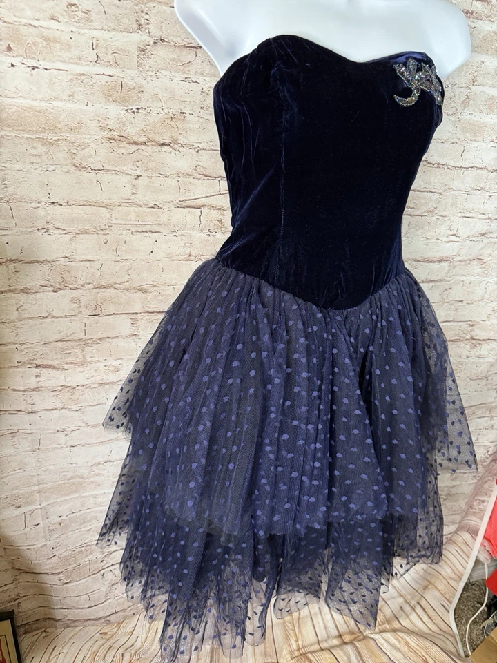Vintage 1950s Cocktail Dress Pinup Rockabilly Navy Blue Velvet Tiered Mad Men XS - Image 3 of 4