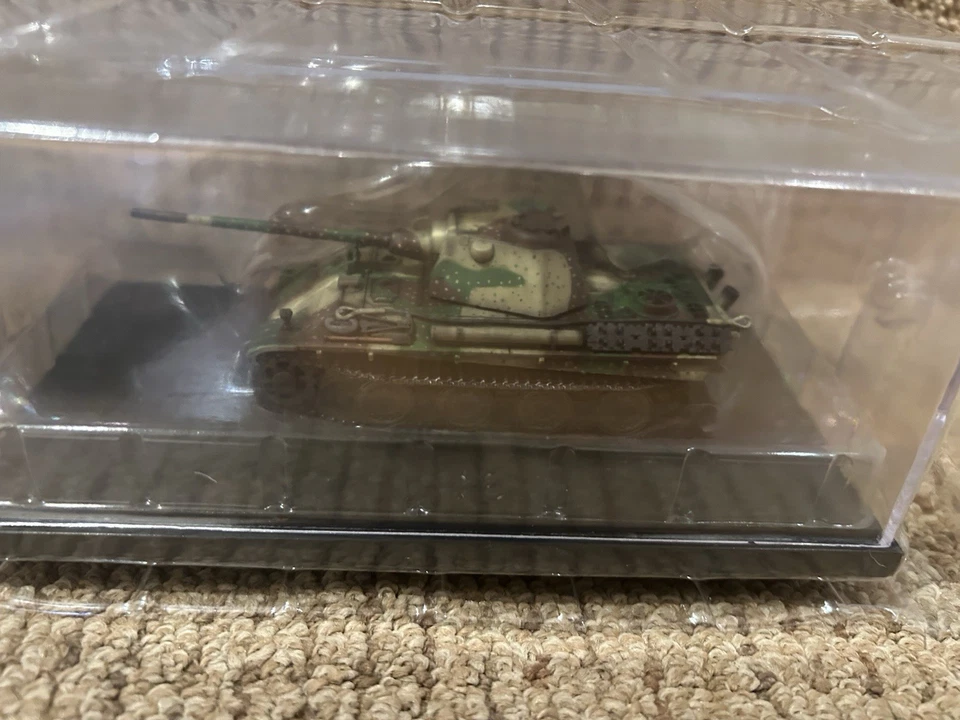 Dragon Neo 1:72 German Panther Ausf F Sd.Kfz. 171, Berlin Germany 1945 No. 63216 - Image 2 of 4