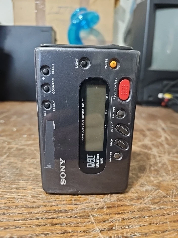 SONY　TCD-D7 / DAT WALKMAN　美品 Sony TCD D7 Dat Walkman Excellent Cosmetic Condition Tested /Works