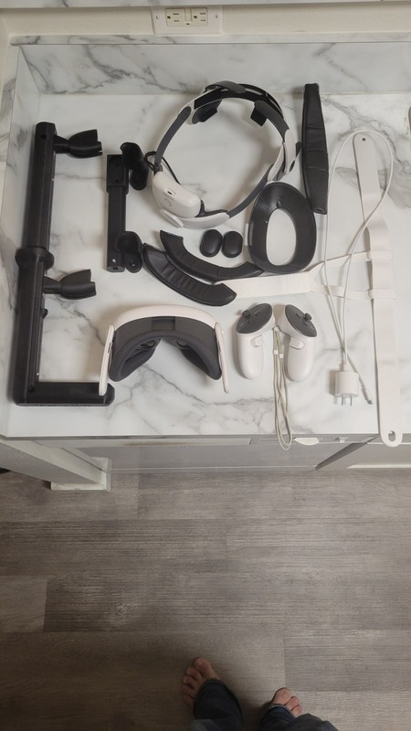 Meta Quest 3 128GB with BOBOVR M3 Pro, and "The Asset SBS editition" VR gunstock