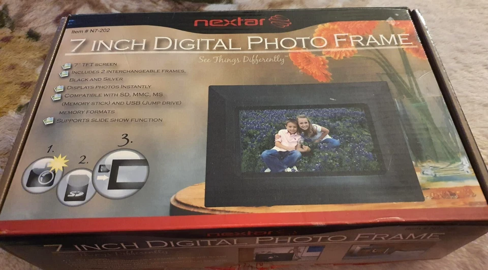 NEXTAR 7-Inch Digital Photo Frame with Slide Show Function Black & Silver Frame - Image 2 of 4