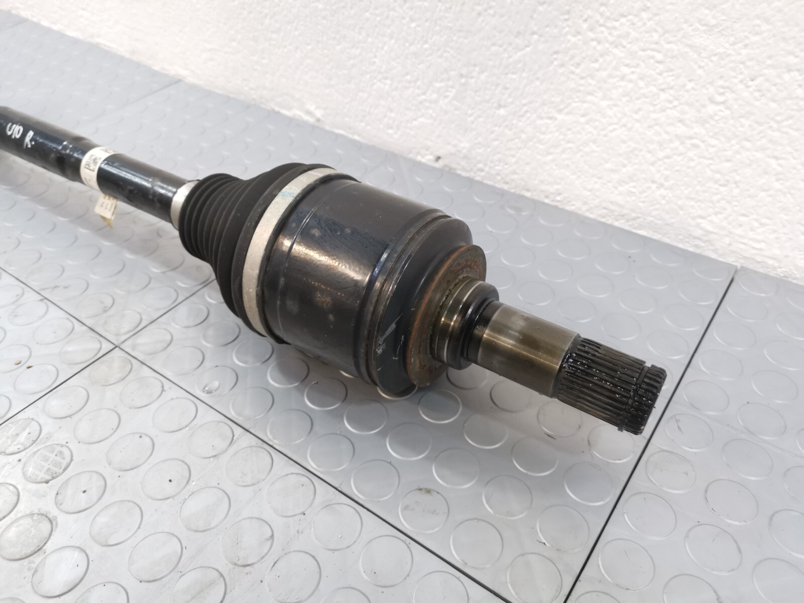 2017 - 2020 Maserati Levante LEFT RIGHT SIDE DRIVE JOINT AXLE CV SHAFT