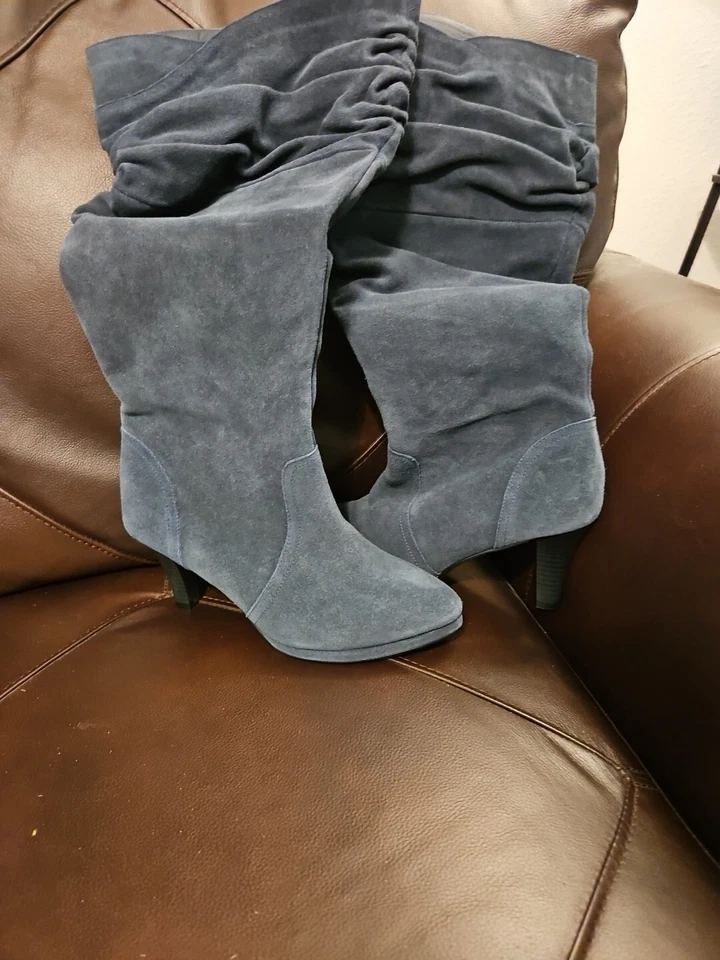 Lo último en Hollywood botas de gamuza hasta la rodilla tacón holgado talla 8,5 W nuevas sin caja Foto 2 de 4