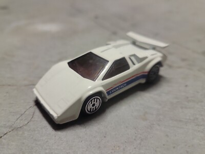 Vintage 1987 Hot Wheels LP500S Lamborghini Countach (White