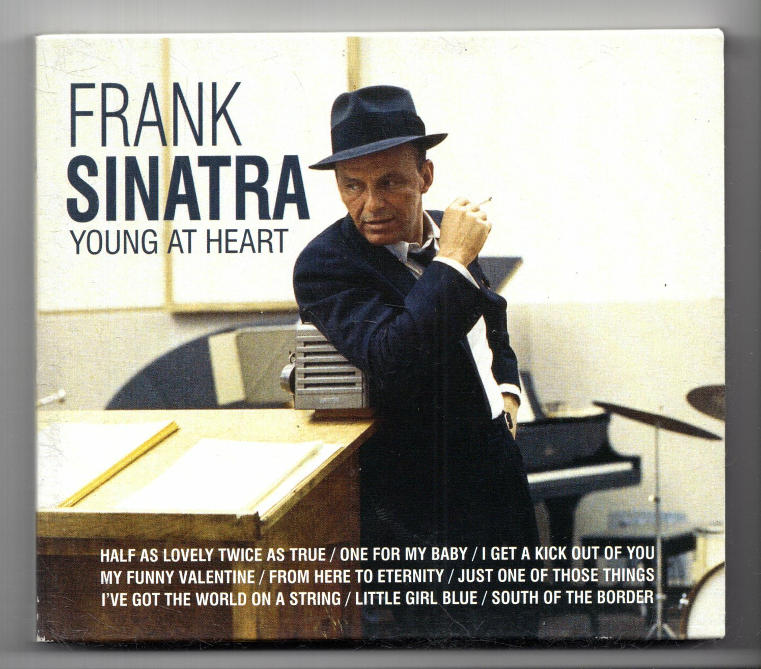 (KH418) Frank Sinatra, Young At Heart - 2005 CD