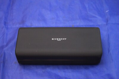 Givenchy Sunglasses Case, Black Soft Padded Drawstring Bag Case ,Cleaning Cloth GIVENCHY LARGE BLACK ZIPPERED SUNGLASSES CASE WITH CLEANING  main image 4