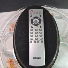 Samsung UM-4 TV Remote Control