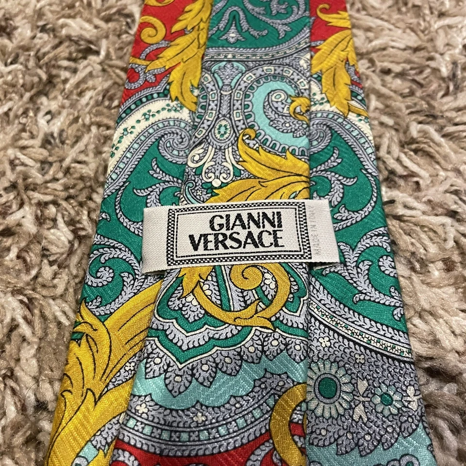 GIANNI VERSACE VINTAGE AÑOS 90 PAISLEY BRILLANTE SEDA ROCOCÓ ITALIA ROJO VERDE PLATA Foto 4 de 4