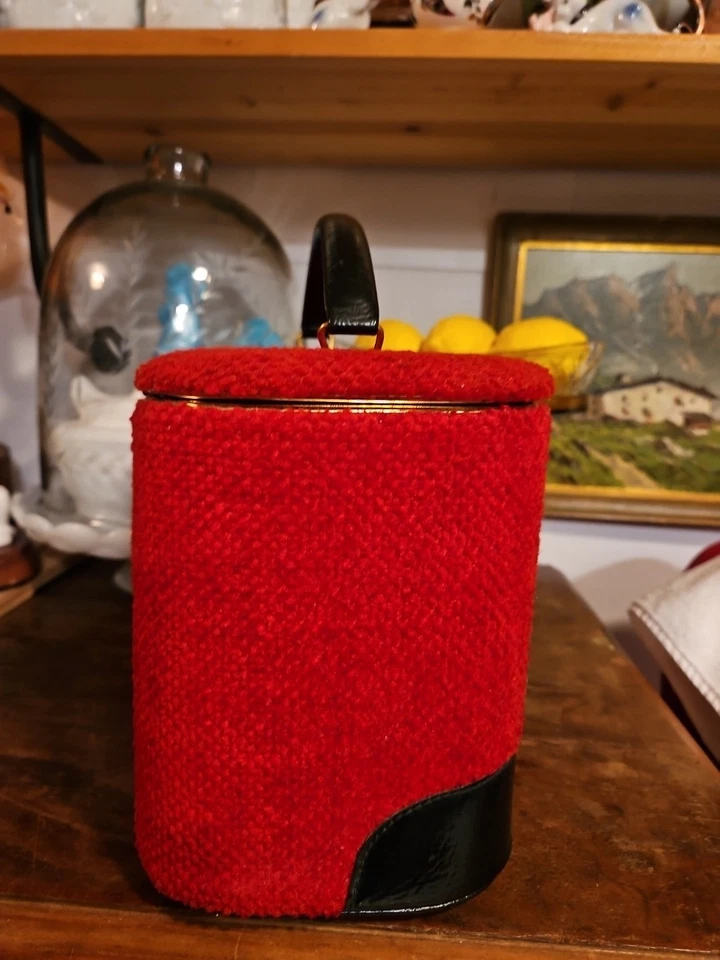 Celebrity New York Made In USA 1960's Red Tweed Makeup Case With Mirror - Image 4 of 4