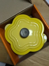 Le Creuset ◎ Cocotte Fleur ◎ New ◎ Unused ◎ Limited color out of print ◎ Citron