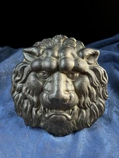 Vintage Classic Bronze/Brass Lions Head Plaque