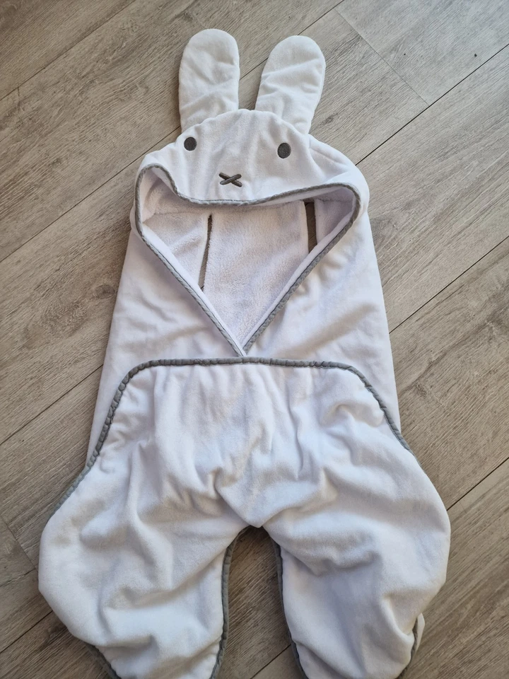 Baby Einschlagdecke für Kinderwagen und Autoschale Miffy Weiß