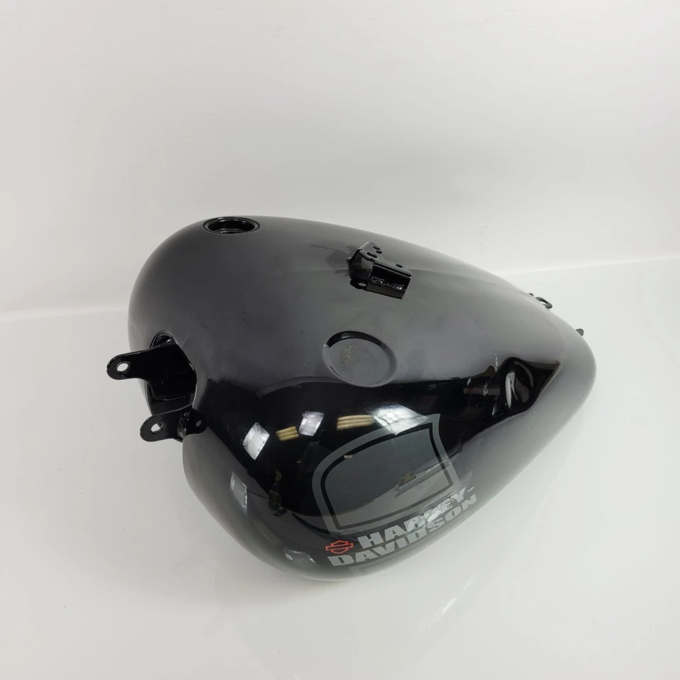 Harley Sport Glide Softail 2021 llenado lateral tanque de gasolina de 5 galones 61000674 abollado Foto 3 de 4