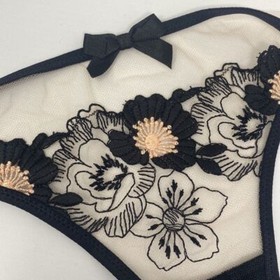 Agent Provocateur Janie Black Peach Thong AP3 Medium NWT