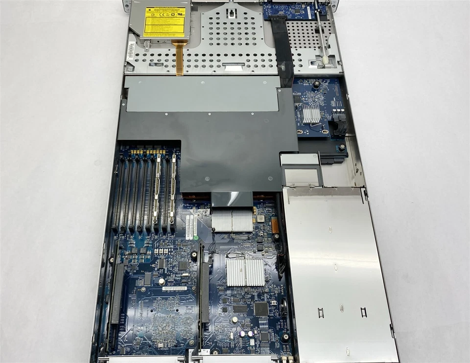 Apple Xserve 1,1 A1196 BTO Server 2*Xeon 5150 2.66GHz CPU 4GB RAM *No HDD - Image 4 of 4