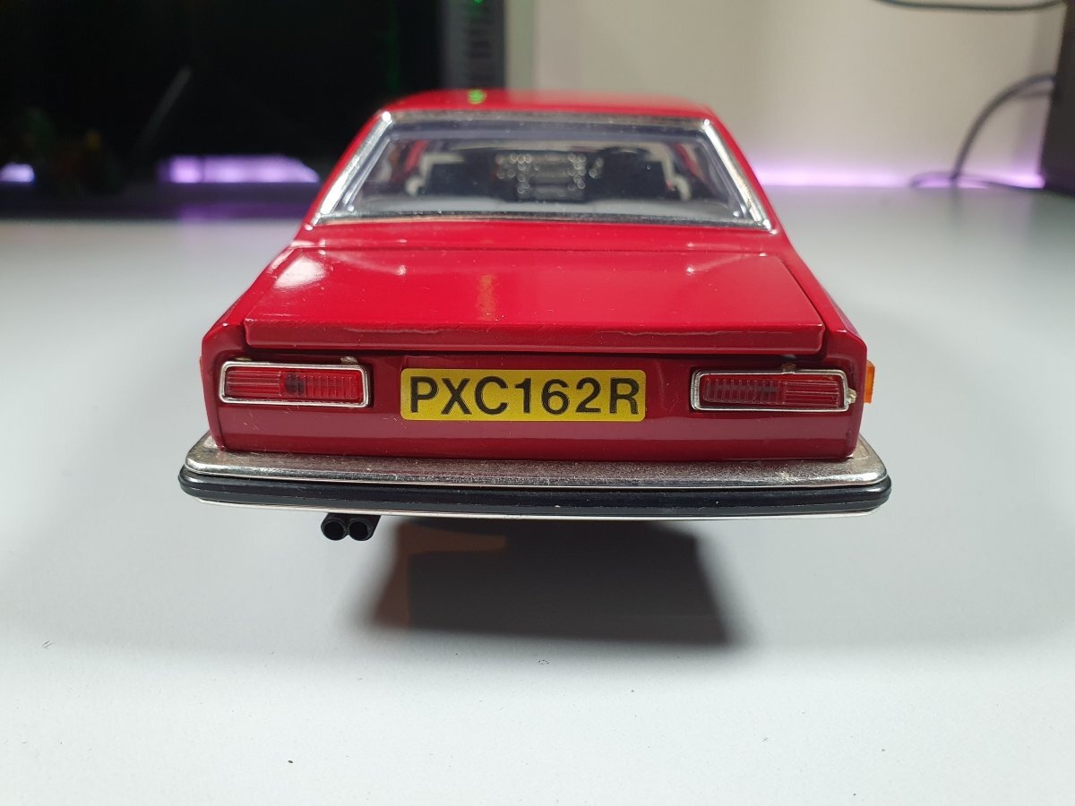ミニカー ROLLS ROYCE CAMARGUE 1/22 burago Vintage BBurago 1/22 scale Rolls Royce Camargue Diamonds