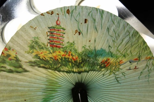 3 Older Small Compartments, Hand Fan - Paper+Wood+Plastic, Bakelite or Similar - Picture 10 of 12