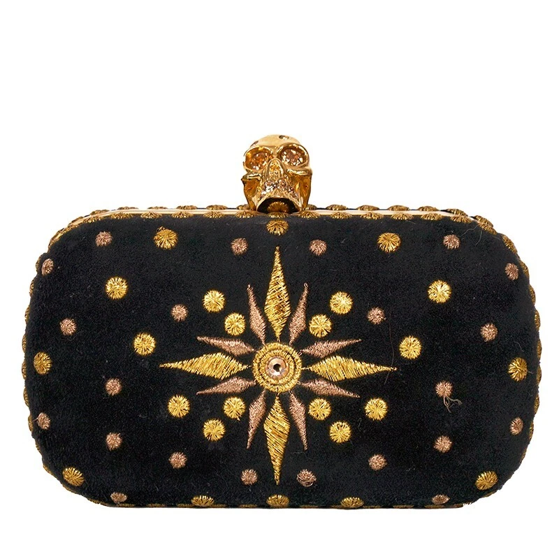 BOLSO CLUTCH VINTAGE 2013 ALEXANDER MCQUEEN NEGRO GAMUZA DORADO BORDADO CALAVERA USADO EN EXCELENTE ESTADO Foto 2 de 4