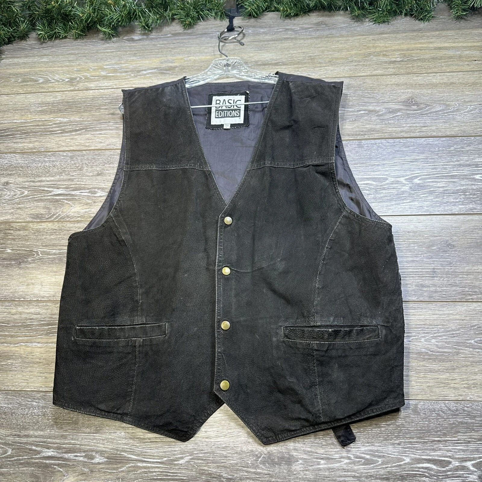 Leather Vest Size Large Mens Brown Leather, Nylon Lined Pockets Snap Buttons
Opens in a new window o