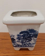 Chinese Blue and White Porcelain Landscape Design Flower pot Planter