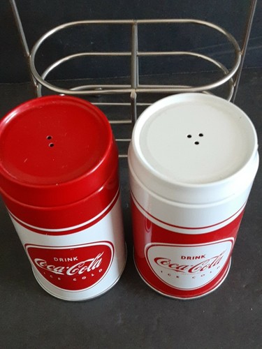 CUTE COCA-COLA SALT & PEPPER TIN SHAKERS WITH METAL HOLDER RACK EMBOSSED EMBLEM - Picture 4 of 9