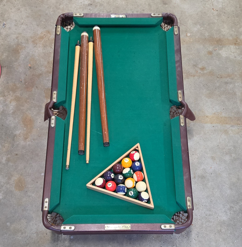 OMI Minnesota Fats Mini Pool/Billiard Table Green Felt w/ Cues Ball Set Rack
