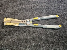 Woodland Tools 20-4005-100 25 to 32 Inch Heavy Duty Extendable Hedge Shear