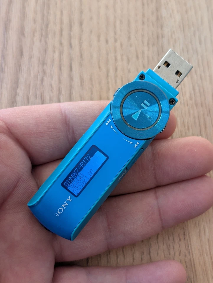 SONY Walkman NWZ-B172 MP3 Player 2GB BLUE - Image 2 of 4