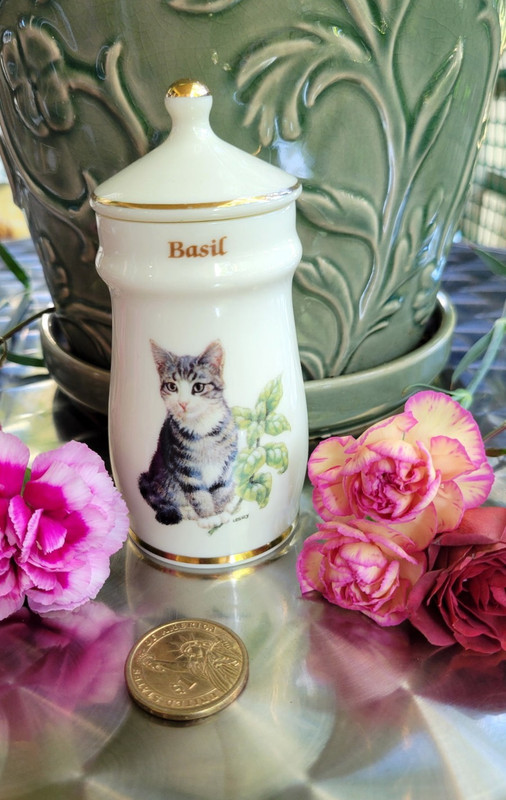 Lesley Anne Ivory's Basil Cat Ceramic Spice Jar w/ Lid White/Gold Vintage