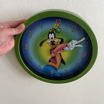 Disney Goofy Moving Hands Wall Clock 10