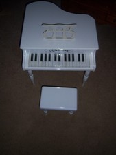 VTG Kids Classic Wooden 30-Key Mini Grand Piano Musical Instrument Toy