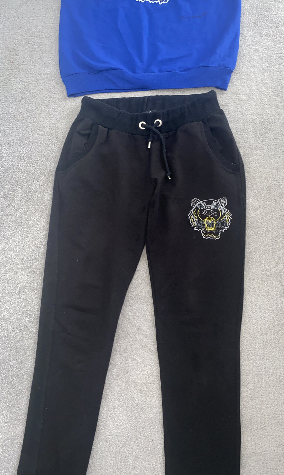 Ladies 2 Piece Lounge Set, Track Suit Size Medium, Stunning image 5