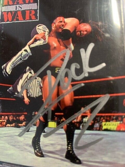 1998 WWF Superstarz The Rock Rookie Autograph #15 -BGS 1998 WWF Superstarz The Rock Rookie Autograph #15 -BGS