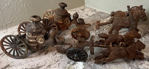 2 VTG CAST IRON TOY HORSE DRAWN FIRE TRUCK WAGON CART Pump Rust Wheel Figure - Picture 3 of 12