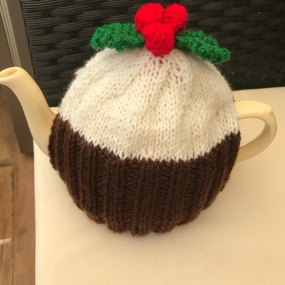 HANDGESTRICKTER WEIHNACHTEN PUDDING TEE KUSCHELIG FÜR EINE MITTLERE TEEKANNE 3/4 TASSE Portofrei