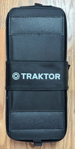 Native Instruments Traktor Kontrol X1 MK2 DJ Controller USB FX Deck Unit & Case - Picture 10 of 19