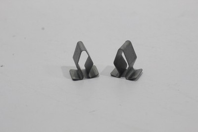 Skoda Fabia 5J MK2 Innenverkleidungs-Halteclip x2 4A0867276B