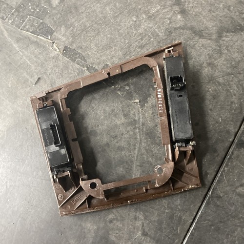 03 BMW 325xi Auto Transmission Shifter Bezel Oem - Picture 5 of 5