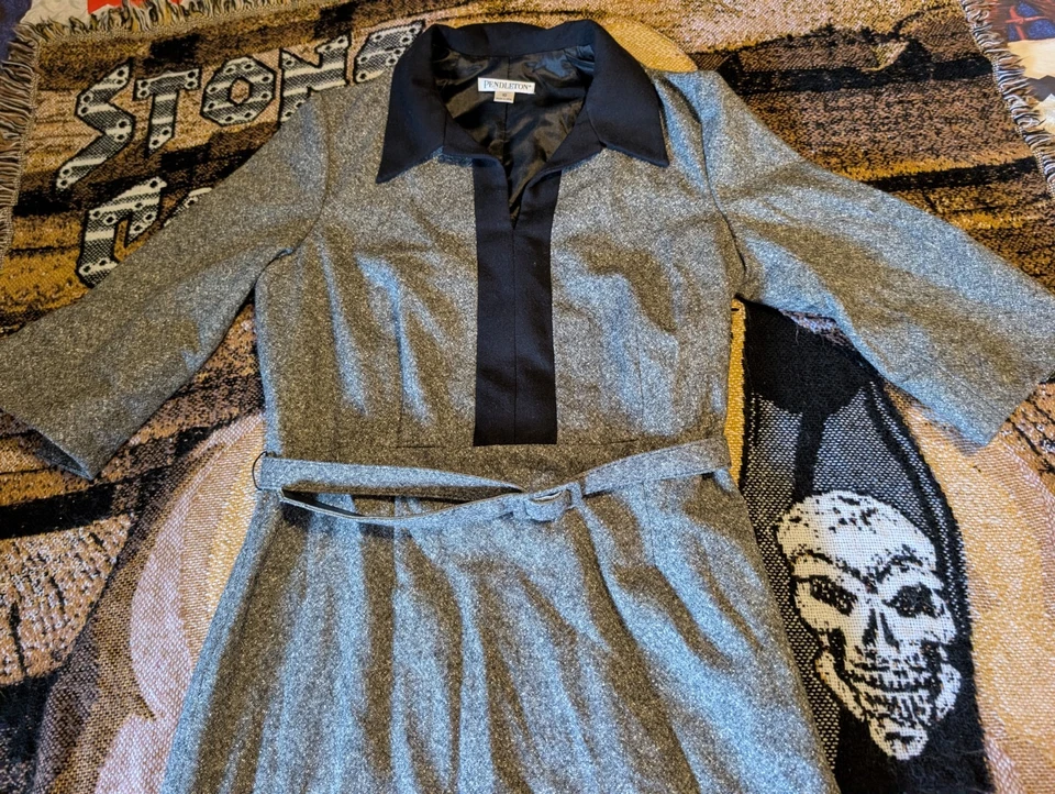 Pendleton Women's Wool Black & Gray Dress Size 10 Career Attire Made in US - Image 2 of 4