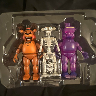 Five Nights at Freddy's Endo Series Glow in the Dark Toy Freddy & VR Figure