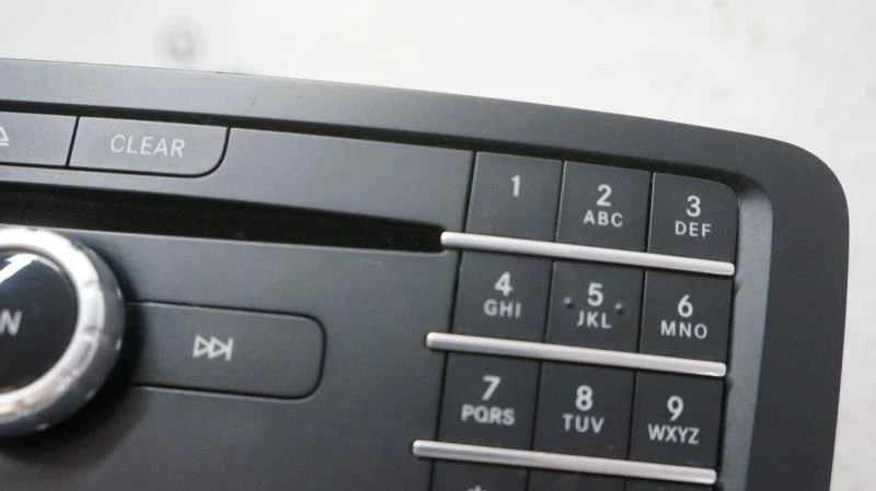 Mercedes-Benz GLA250 2017 AM FM CD MP3 receptor de radio A2469007918 OEM Foto 3 de 4