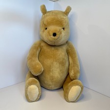 VTG- Gund Classic Pooh sitting Plush RARE Great condition.