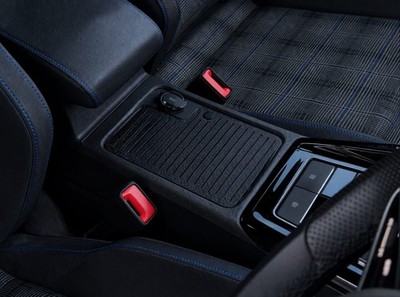 VW Golf 8 Abdeckung Ablagefach Getränkehalter CUPHOLDER Karbon 