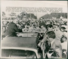 1966 President Lyndon Johnson Manila Crowd Limousine Wirephoto 7X7 Vintage